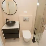 Gloria, Swimming Pool And Sea! 伊万多拉克