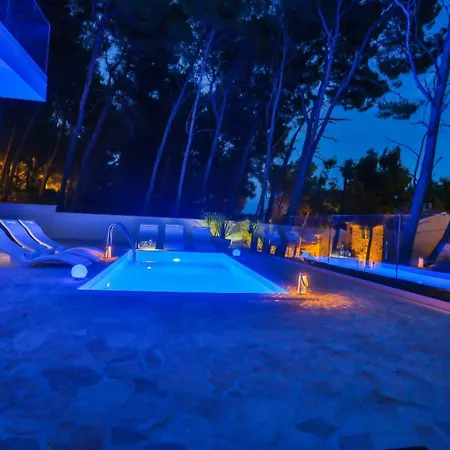 Gloria, Swimming Pool And Sea! *