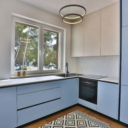 Gloria, Swimming Pool And Sea! Apartment *