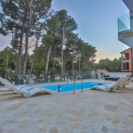 Gloria, Swimming Pool And Sea! 公寓 伊万多拉克